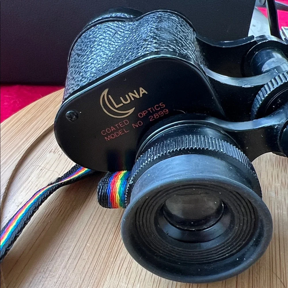 Luna model # 2899 Vintage Black Binoculars